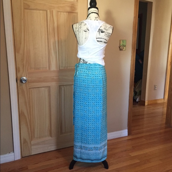 Mosaic Maxi skirt in wrap around style - Picture 4 of 8